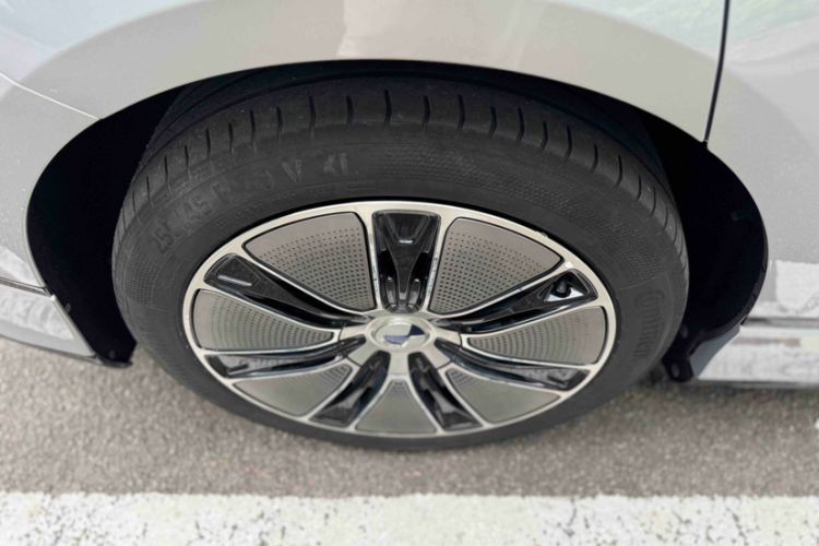 Used Denza Z9GT 2024 1100 Four-Wheel Drive Max Edition Exterior 9