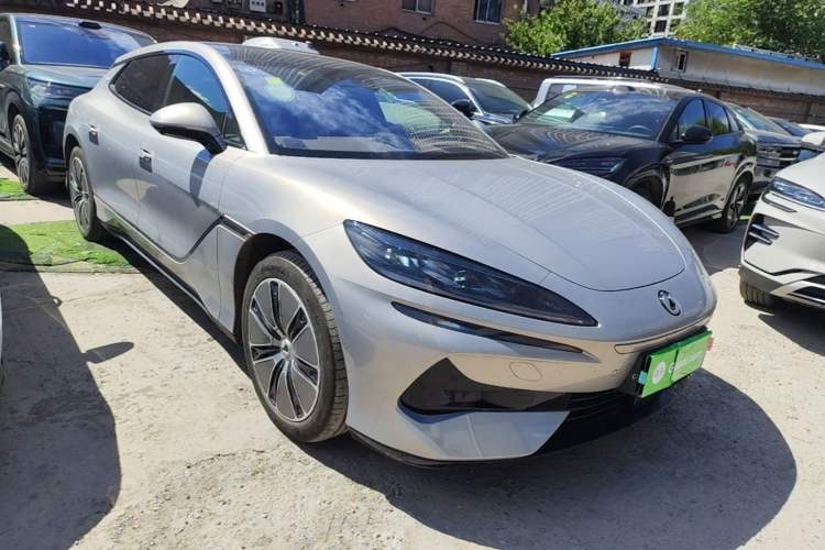 Used Denza Z9GT 2024 1100 Four-Wheel Drive Max Edition Front Right 45 Deg