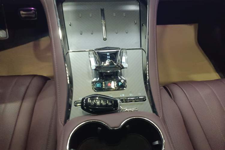Used Denza Z9GT 2024 1100 Four-Wheel Drive Max Edition Gear Lever