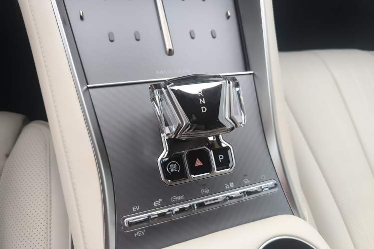 Used Denza Z9GT 2024 1100 Four-Wheel Drive Max Edition Gear Lever