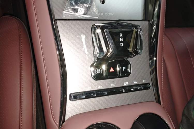 Used Denza Z9GT 2024 1100 Four-Wheel Drive Max Edition Gear Lever