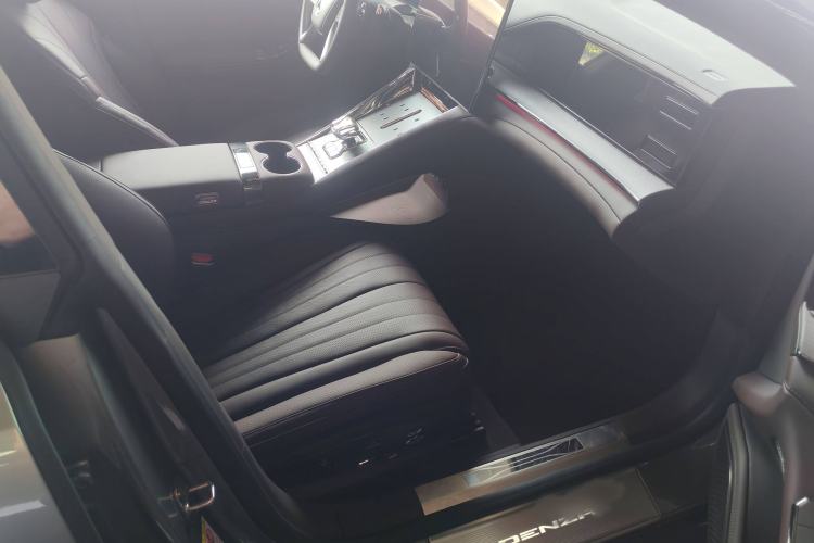 Used Denza Z9GT 2024 630 All-Wheel Drive Pro Version Interior 6