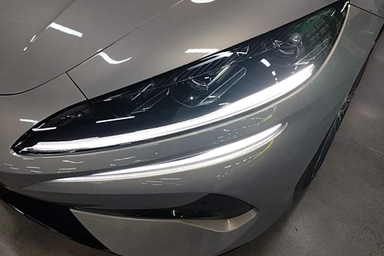 Used Denza Z9GT 2024 1100 Four-Wheel Drive Ultra Version Left Front Headlight