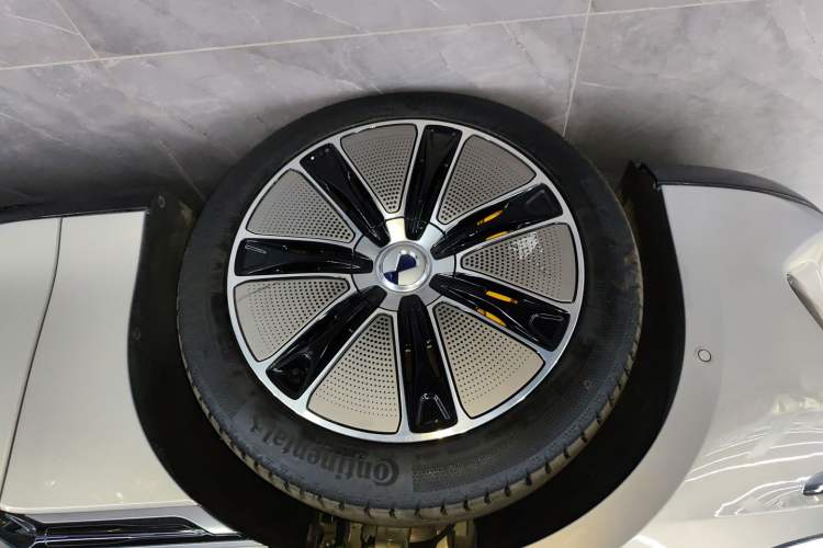 Used Denza Z9GT 2024 1100 Four-Wheel Drive Ultra Version Left Front Wheel Hub