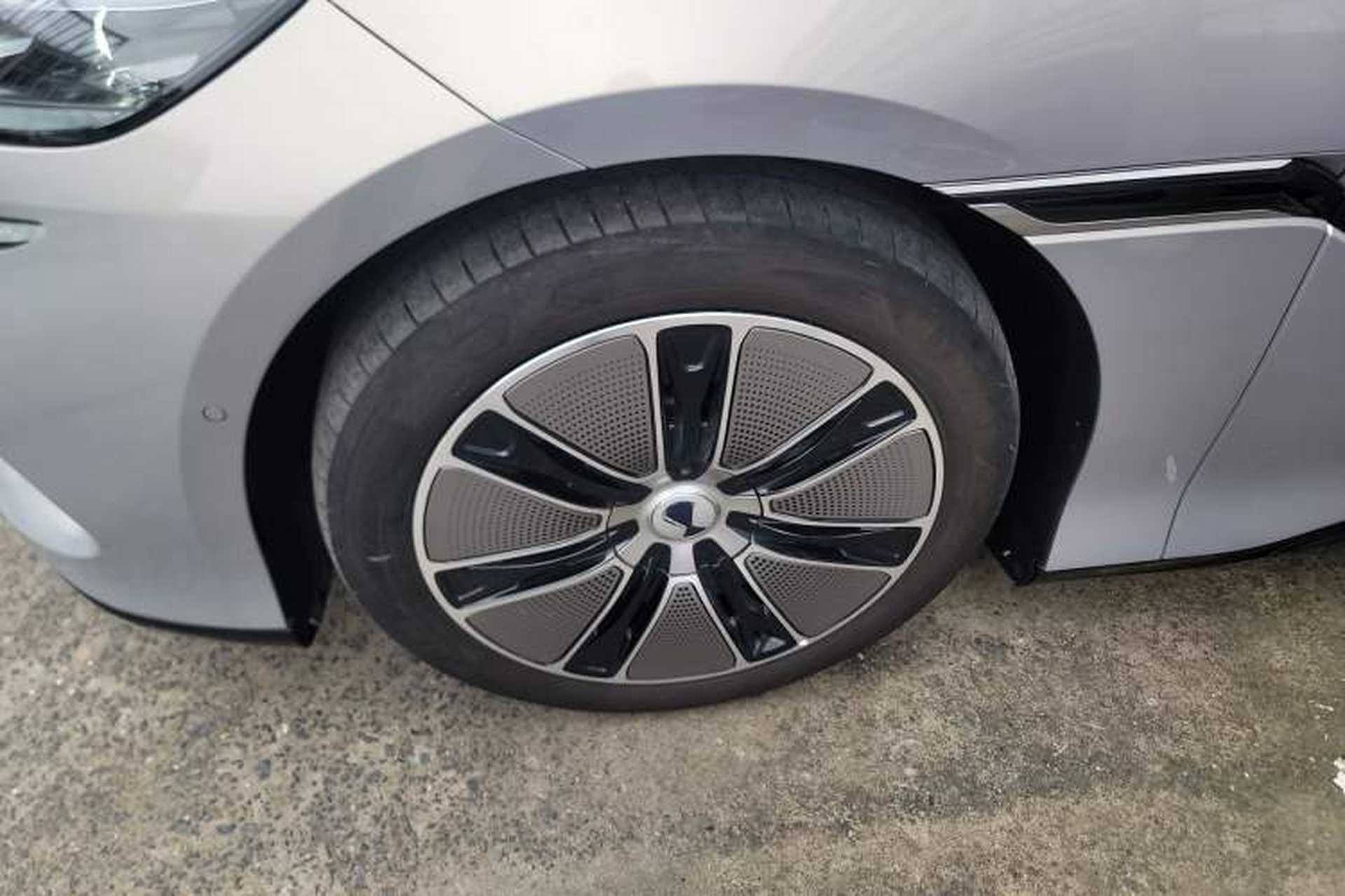Used Denza Z9GT 2024 630 All-Wheel Drive Max Edition Left Front Wheel Hub