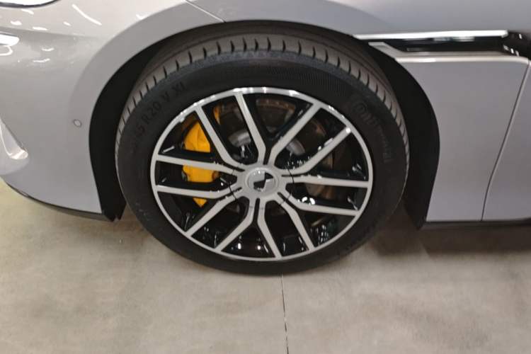 Used Denza Z9GT 2024 1100 Four-Wheel Drive Max Edition Left Front Wheel Hub