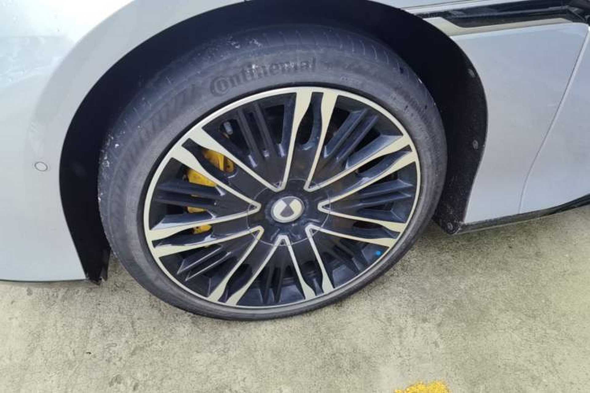 Used Denza Z9GT 2024 1100 Four-Wheel Drive Ultra Version Left Front Wheel Hub