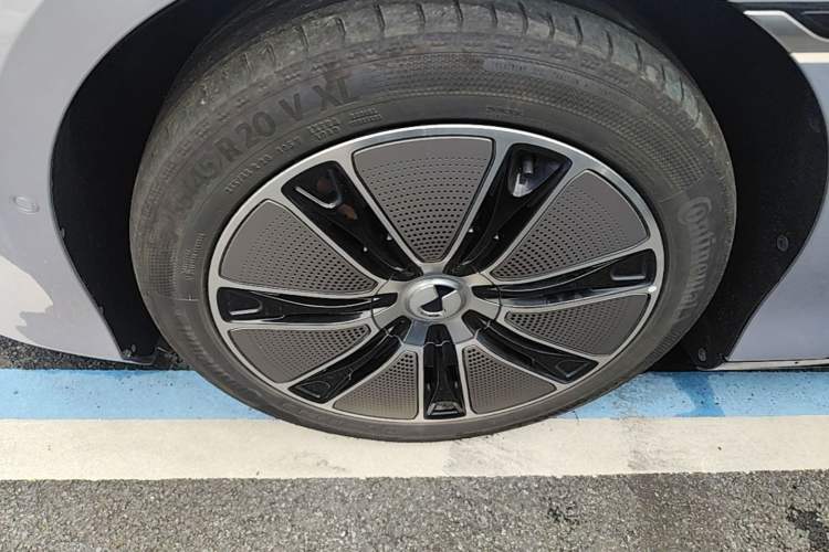 Used Denza Z9GT 2024 1100 Four-Wheel Drive Max Edition Left Front Wheel Hub