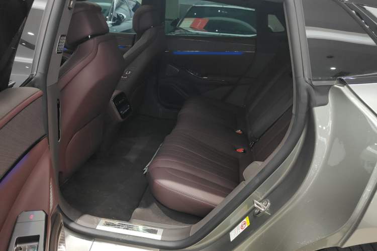 Used Denza Z9GT 2024 1100 Four-Wheel Drive Max Edition Left Rear Seat