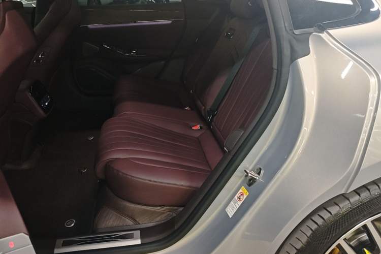 Used Denza Z9GT 2024 1100 Four-Wheel Drive Max Edition Left Rear Seat