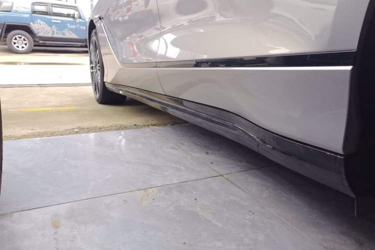 Used Denza Z9GT 2024 1100 Four-Wheel Drive Ultra Version Left Side Sill