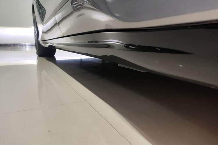 Used Denza Z9GT 2024 1100 Four-Wheel Drive Ultra Version Left Side Sill