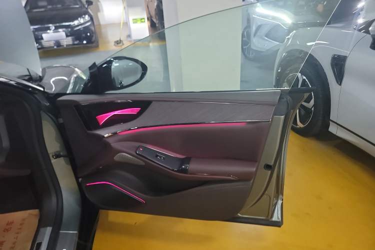 Used Denza Z9GT 2024 1100 Four-Wheel Drive Ultra Version Right Front Door Interior