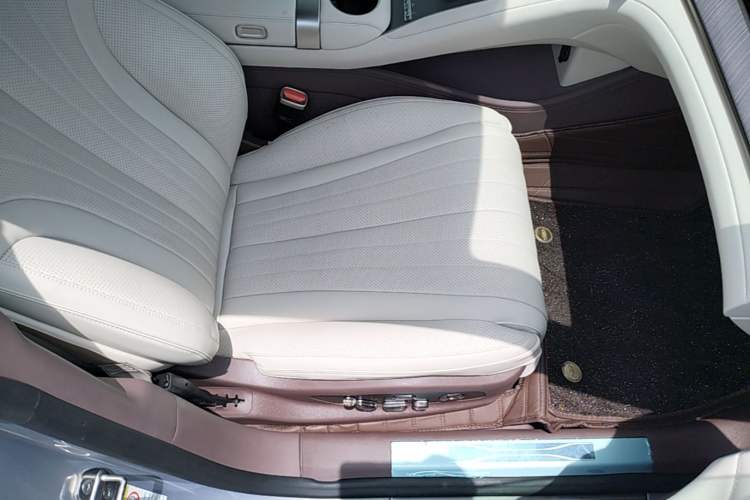 Used Denza Z9GT 2024 1100 Four-Wheel Drive Max Edition Right Front Seat