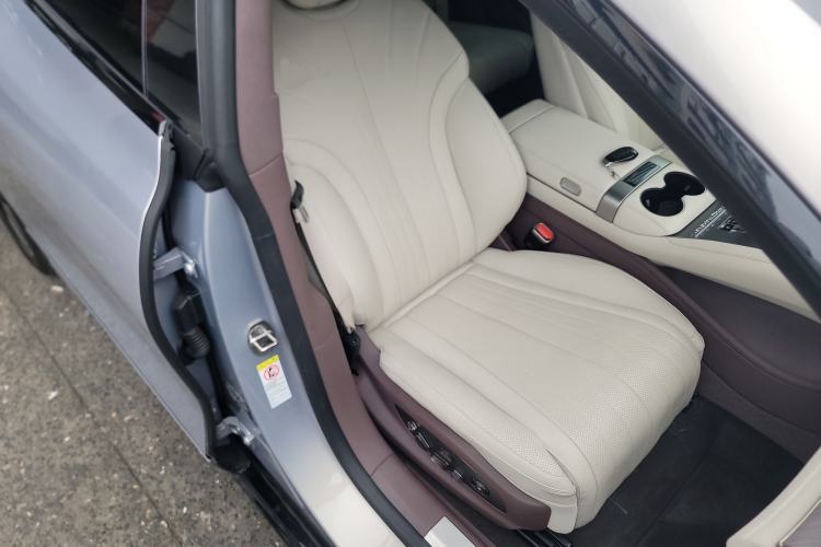 Used Denza Z9GT 2024 630 All-Wheel Drive Max Edition Right Front Seat