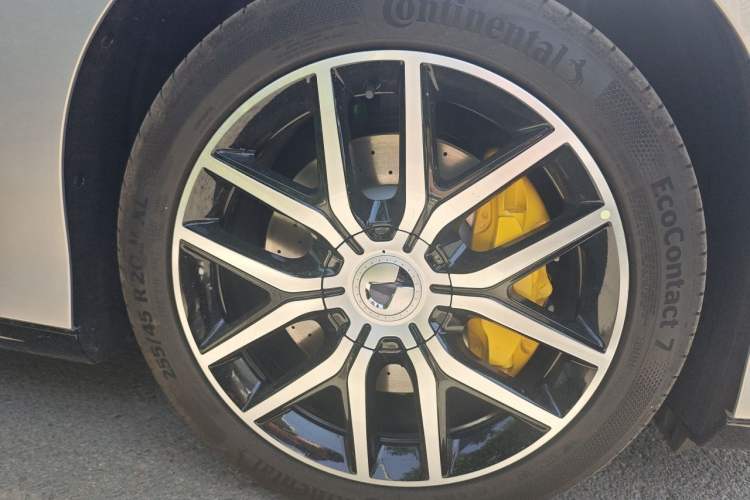 Used Denza Z9GT 2024 1100 4x4 Pro Version Right Front Wheel Hub