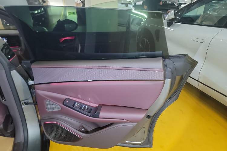 Used Denza Z9GT 2024 1100 Four-Wheel Drive Ultra Version Right Rear Door Interior