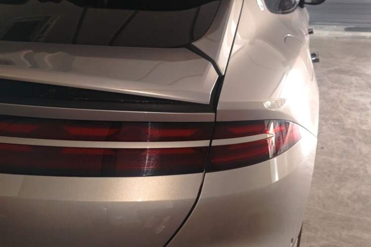 Used Denza Z9GT 2024 1100 Four-Wheel Drive Ultra Version Right Rear Taillight