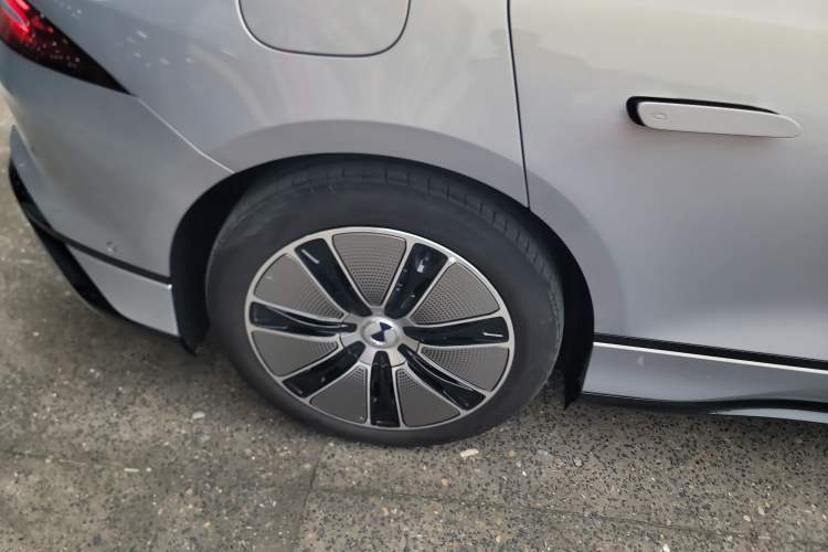 Used Denza Z9GT 2024 630 All-Wheel Drive Max Edition Right Rear Wheel Hub