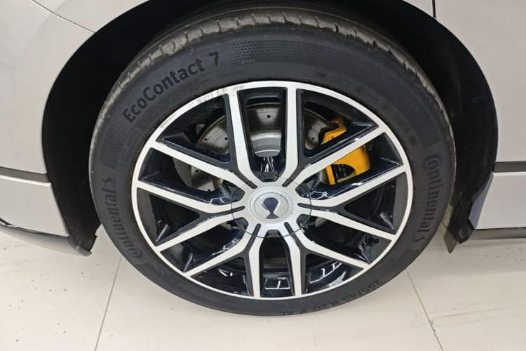 Used Denza Z9GT 2024 1100 Four-Wheel Drive Max Edition Right Rear Wheel Hub