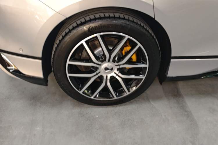 Used Denza Z9GT 2024 1100 Four-Wheel Drive Max Edition Right Rear Wheel Hub
