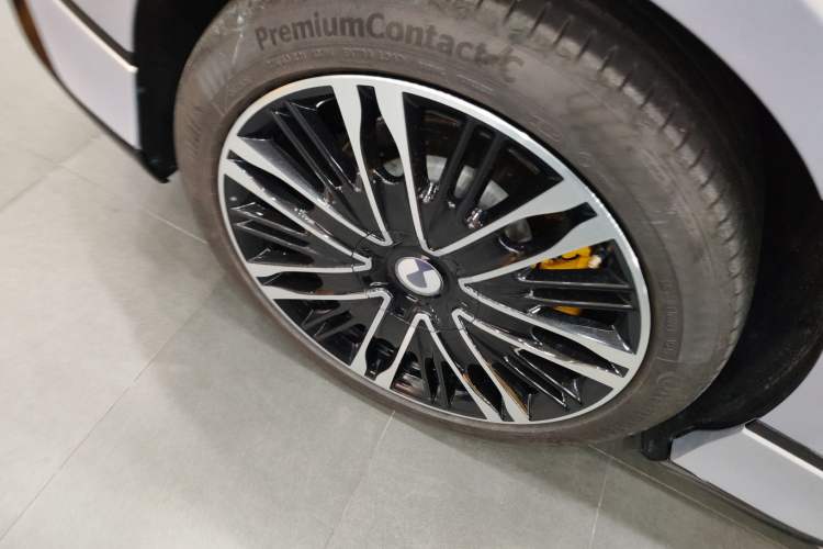 Used Denza Z9GT 2024 1100 Four-Wheel Drive Ultra Version Right Rear Wheel Hub