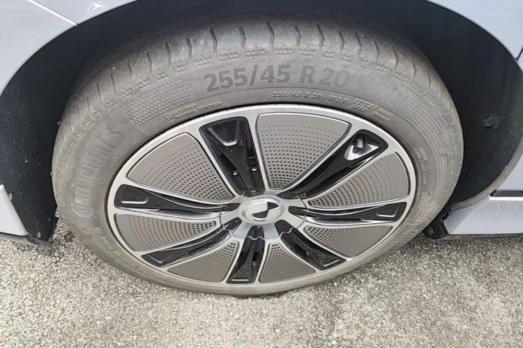 Used Denza Z9GT 2024 1100 Four-Wheel Drive Max Edition Right Rear Wheel Hub