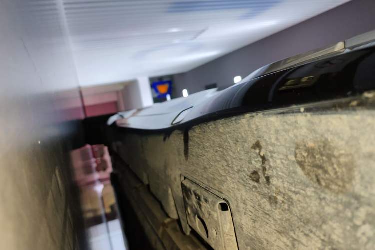 Used Denza Z9GT 2024 1100 Four-Wheel Drive Ultra Version Right Side Sill