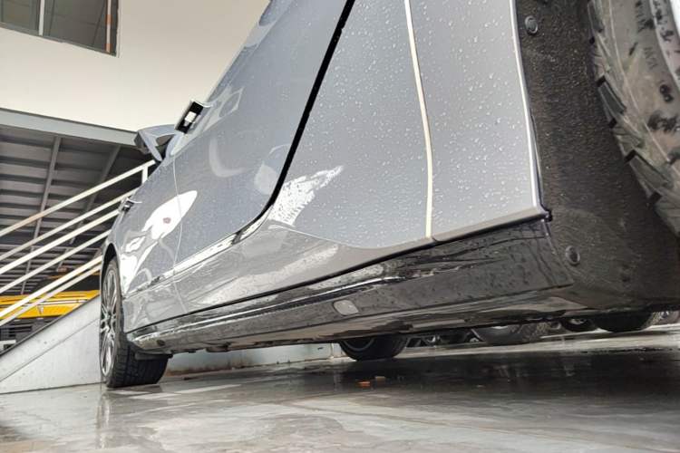 Used Denza Z9GT 2024 1100 Four-Wheel Drive Ultra Version Right Side Sill