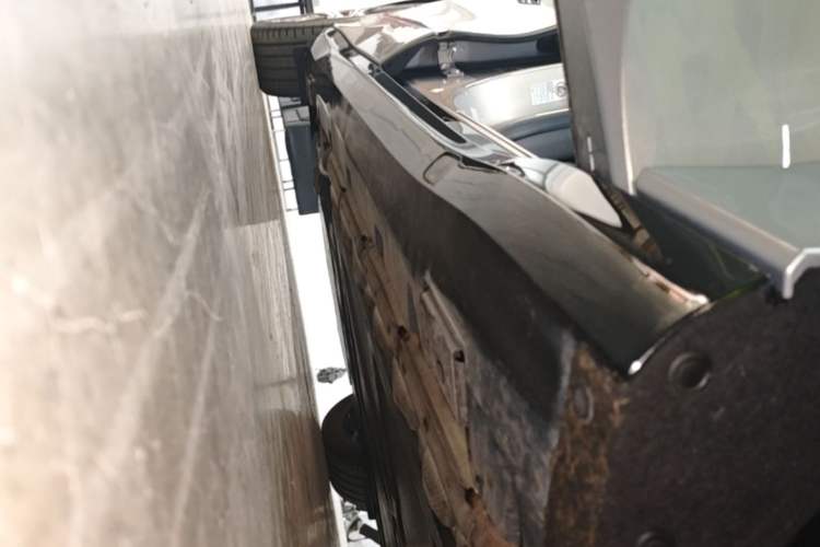 Used Denza Z9GT 2024 1100 Four-Wheel Drive Max Edition Right Side Sill