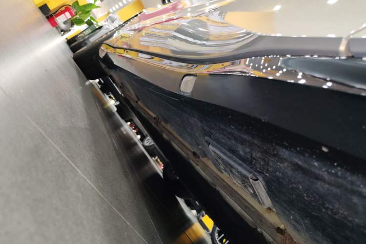Used Denza Z9GT 2024 1100 Four-Wheel Drive Ultra Version Right Side Sill