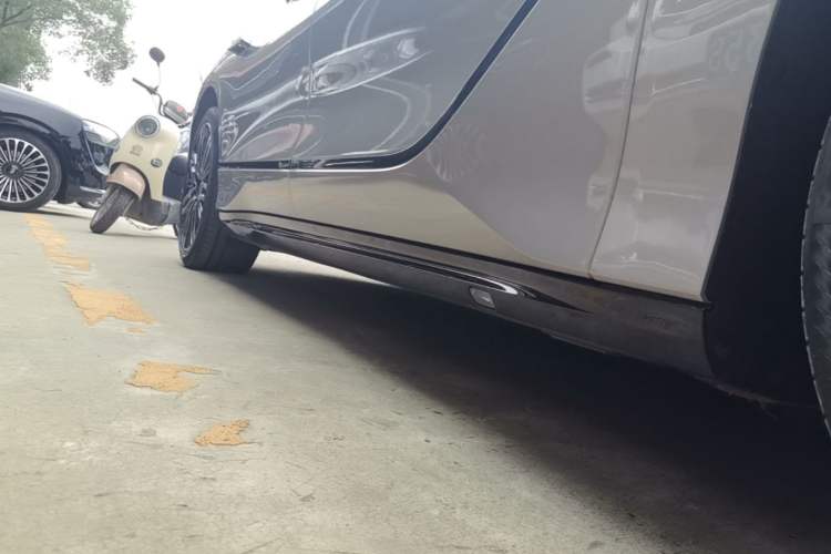 Used Denza Z9GT 2024 1100 Four-Wheel Drive Ultra Version Right Side Sill