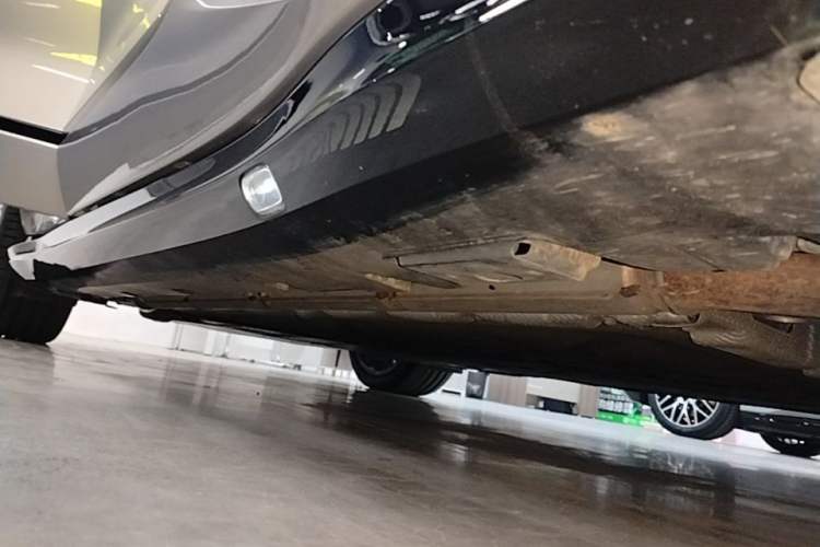Used Denza Z9GT 2024 1100 Four-Wheel Drive Ultra Version Right Side Sill