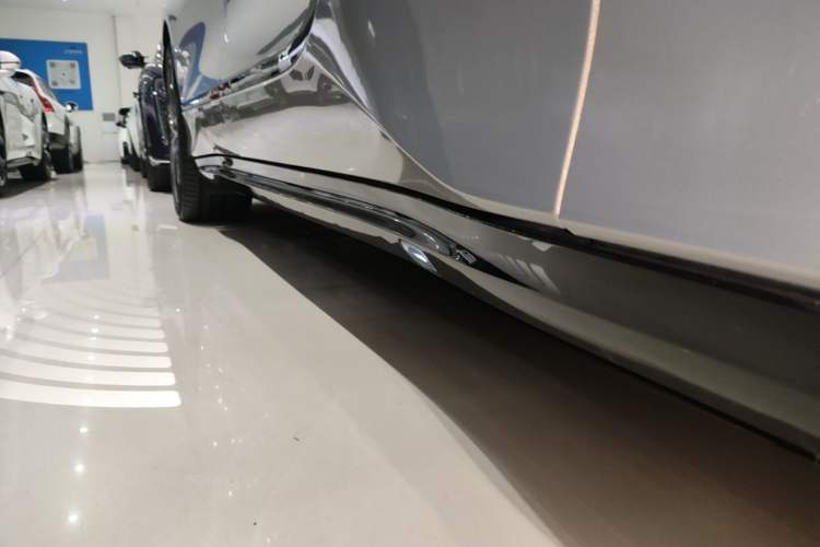 Used Denza Z9GT 2024 1100 Four-Wheel Drive Ultra Version Right Side Sill