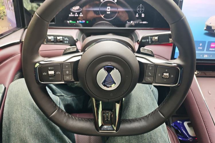 Used Denza Z9GT 2024 1100 Four-Wheel Drive Ultra Version Steering Wheel