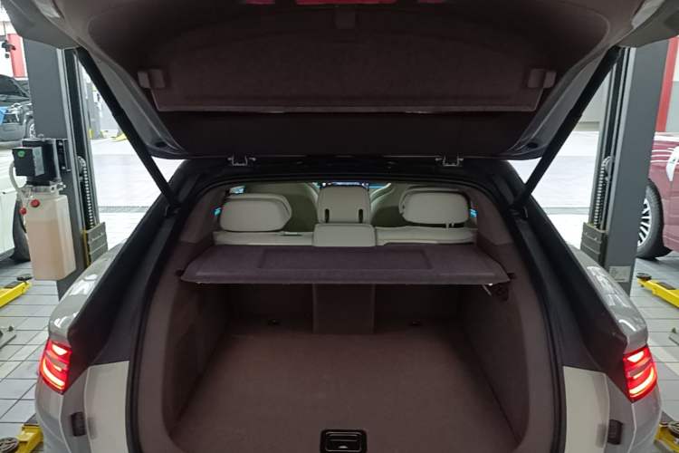 Used Denza Z9GT 2024 1100 Four-Wheel Drive Max Edition Trunk