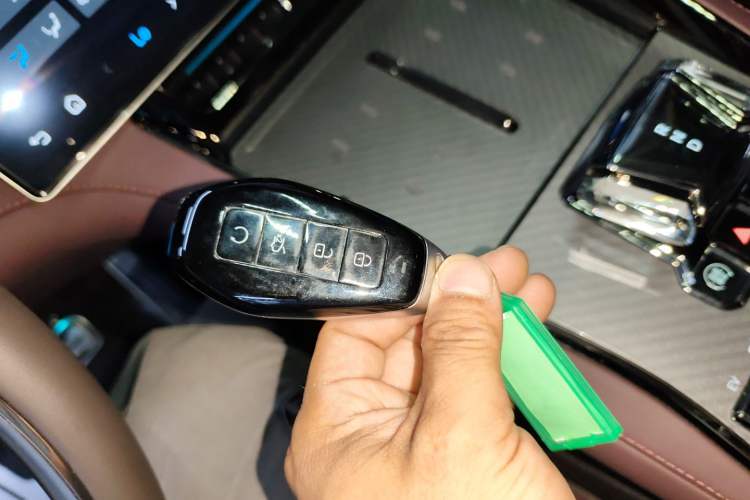 Used Denza Z9GT 2024 1100 Four-Wheel Drive Ultra Version Vehicle Key