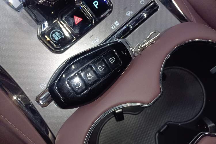 Used Denza Z9GT 2024 1100 Four-Wheel Drive Max Edition Vehicle Key