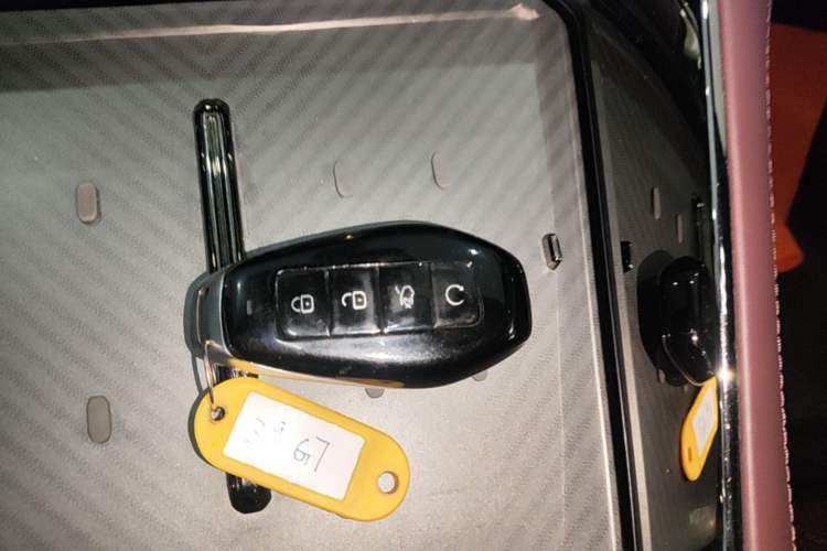 Used Denza Z9GT 2024 1100 Four-Wheel Drive Ultra Version Vehicle Key