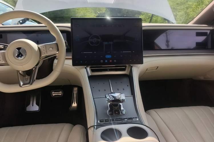 Used Denza Z9GT 2024 1100 Four-Wheel Drive Ultra Version Audio And AC Panel