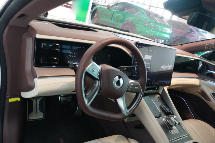 Used Denza Z9GT 2024 1100 Four-Wheel Drive Ultra Version Center Console