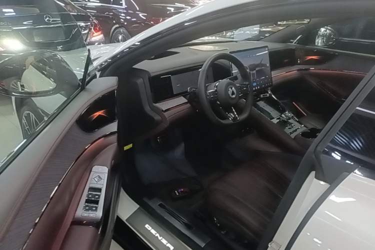 Used Denza Z9GT 2024 1100 Four-Wheel Drive Ultra Version Driver Seat