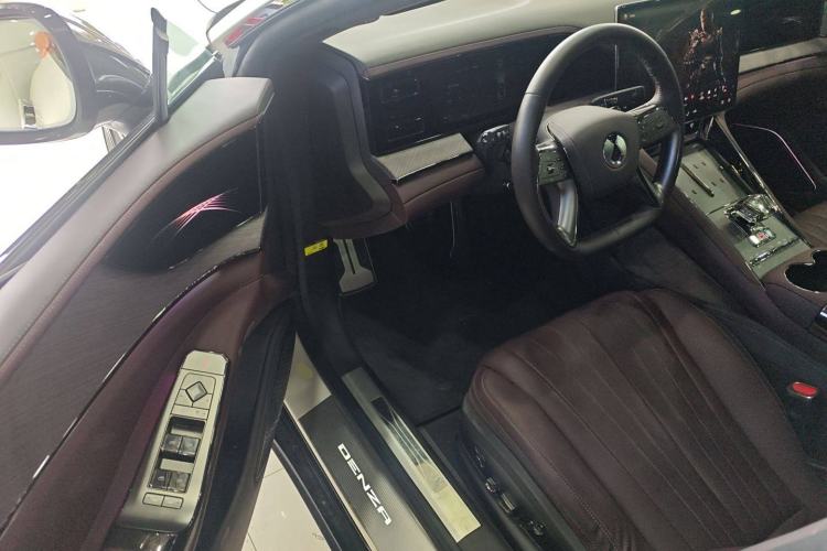 Used Denza Z9GT 2024 1100 Four-Wheel Drive Ultra Version Driver Seat