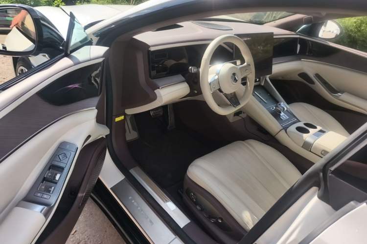 Used Denza Z9GT 2024 1100 Four-Wheel Drive Ultra Version Driver Seat