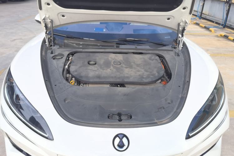 Used Denza Z9GT 2024 1100 Four-Wheel Drive Ultra Version Engine Bay