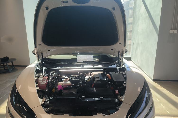 Used Denza Z9GT 2024 1100 Four-Wheel Drive Ultra Version Engine Bay