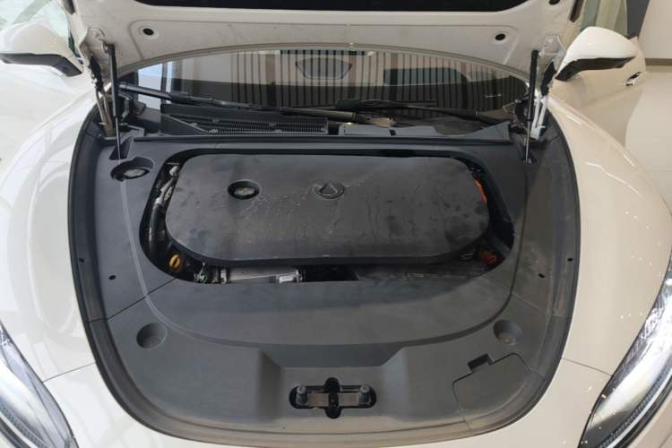 Used Denza Z9GT 2024 1100 Four-Wheel Drive Ultra Version Engine Bay