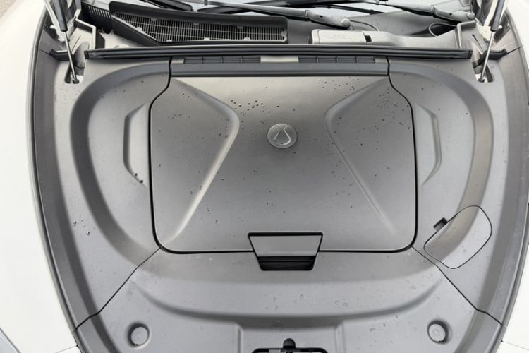 Used Denza Z9GT 2024 630 All-Wheel Drive Max Edition Engine Bay