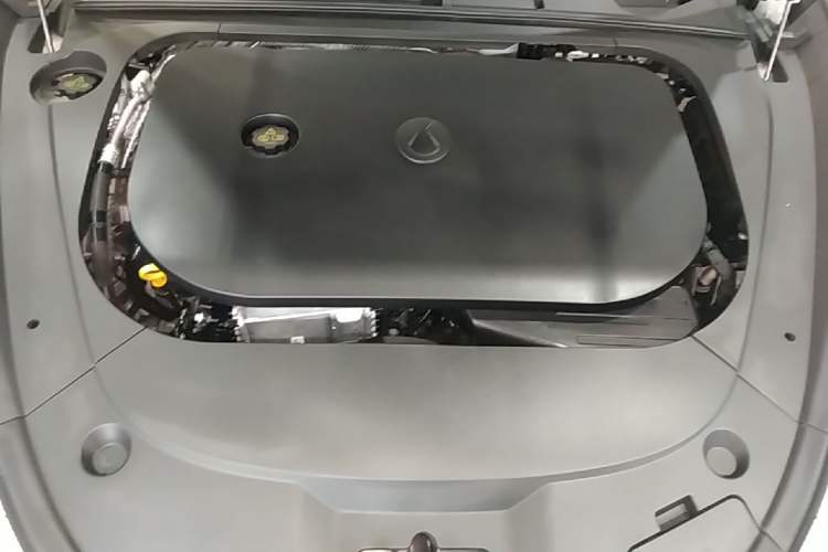 Used Denza Z9GT 2024 1100 Four-Wheel Drive Max Edition Engine Bay