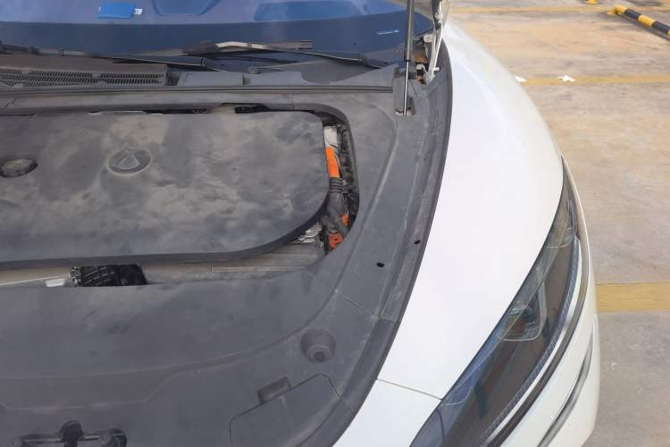 Used Denza Z9GT 2024 1100 Four-Wheel Drive Ultra Version Engine Bay Left
